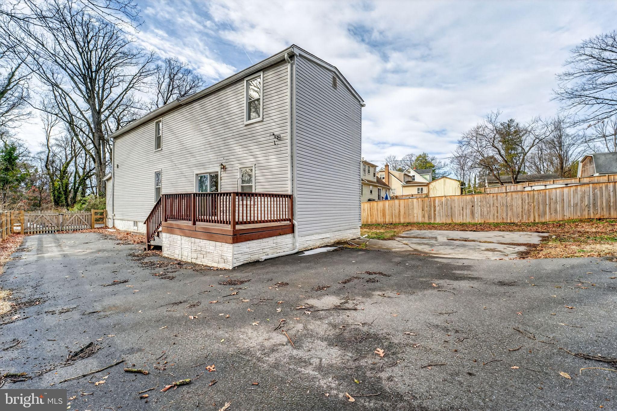 LANDSDOWNE - Residential