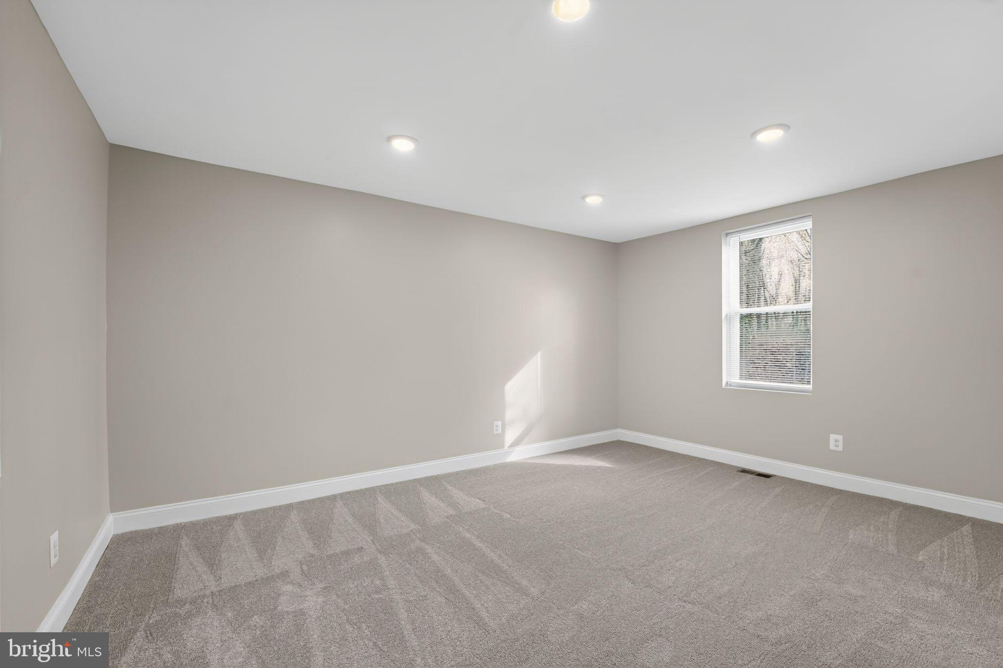 LANDSDOWNE - Residential