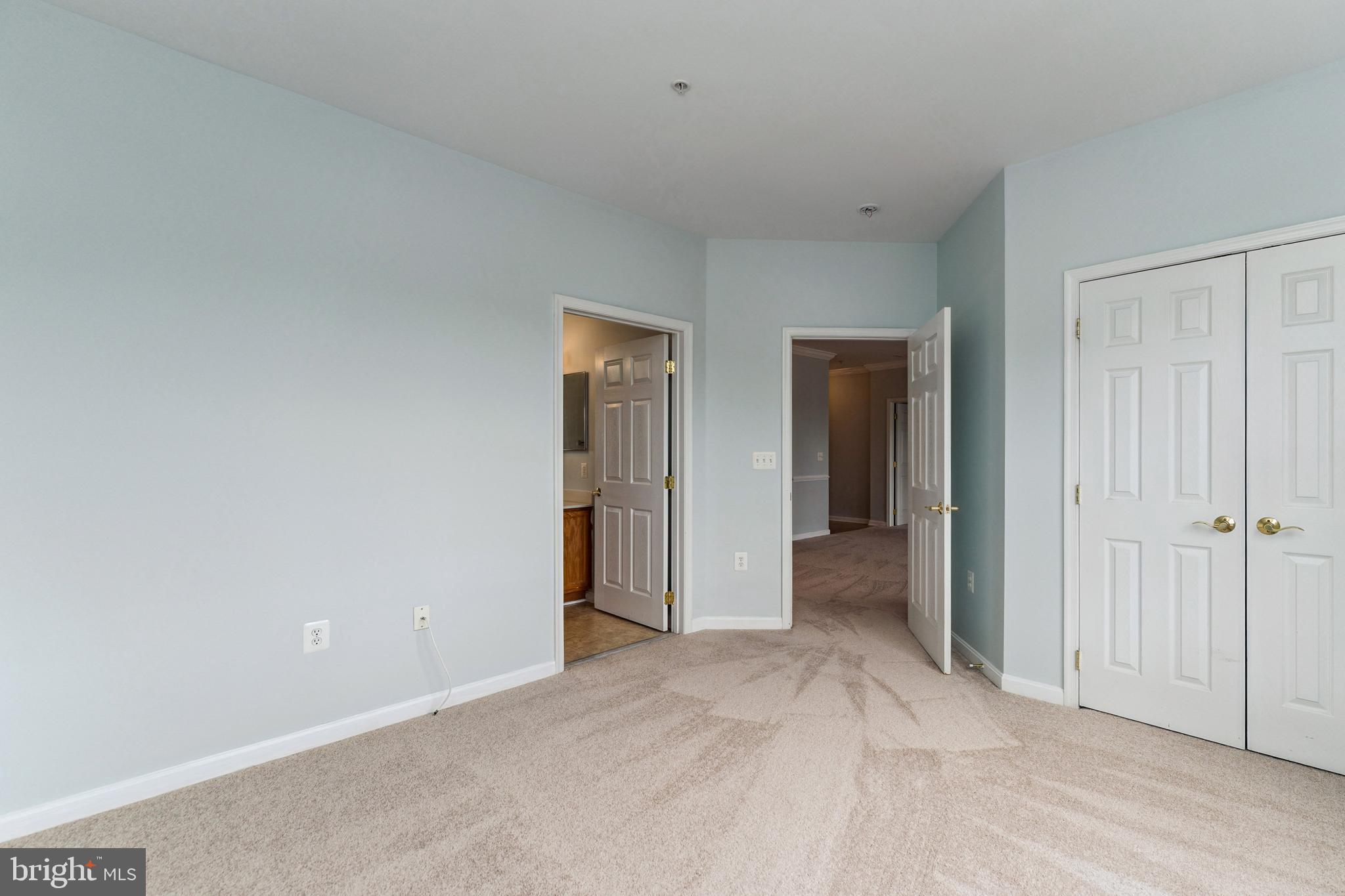 CAMERON GROVE CONDO IV> - Residential