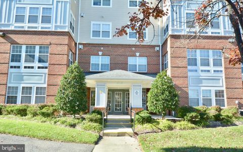 Property photo of 13216 Fox Bow Drive 305, Upper Marlboro, MD 20774