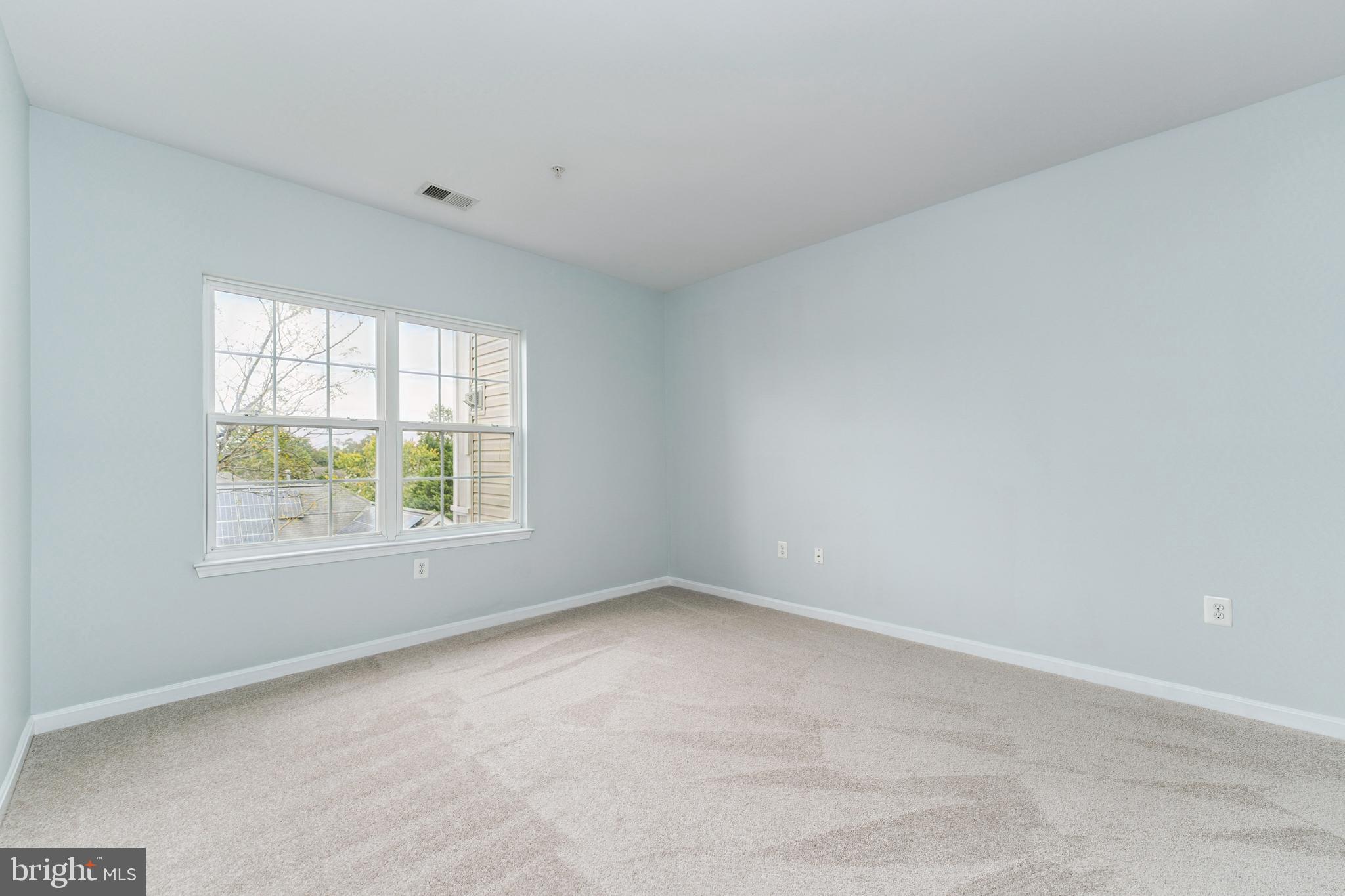 CAMERON GROVE CONDO IV> - Residential