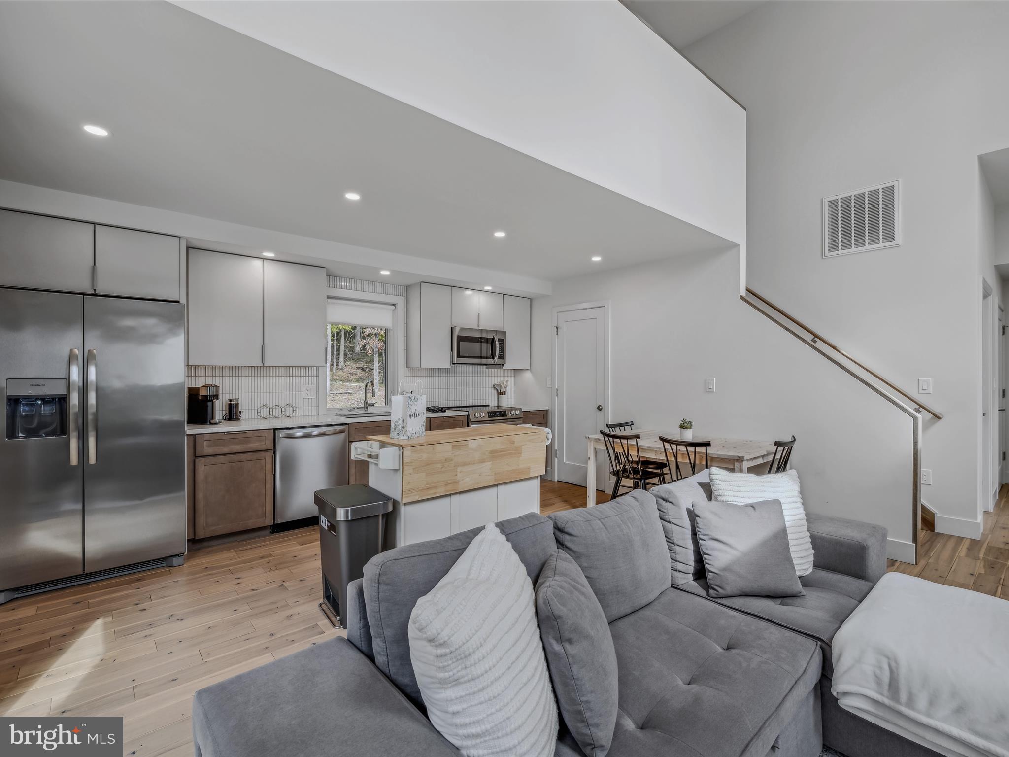 SLEEPY CREEK FARMS - Residential