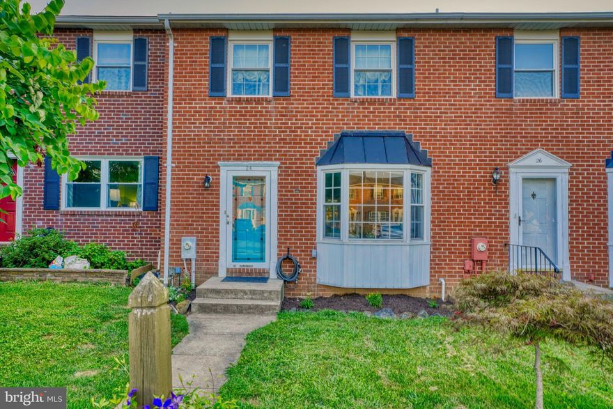 Marvelous townhome in the heart of desirable Oakhurst. Home is at the end of a quiet cul de sac and ready for you! First floor features open floor plan leading to dining and kitchen area. Step out back onto the large covered deck to enjoy nights with friends. Backyard has been updated and looks great! Upstairs features a large primary bedroom with two full baths. Head downstairs to the basement with so much open space and a walkout to the rear yard. Lots of updates makes this one a winner!