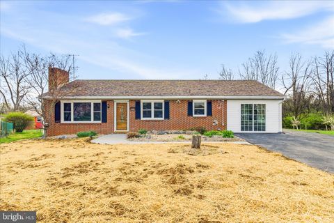 Photo of 200 Rock Willow Avenue, HAGERSTOWN, MD 21740 (MLS # MDWA2035258)