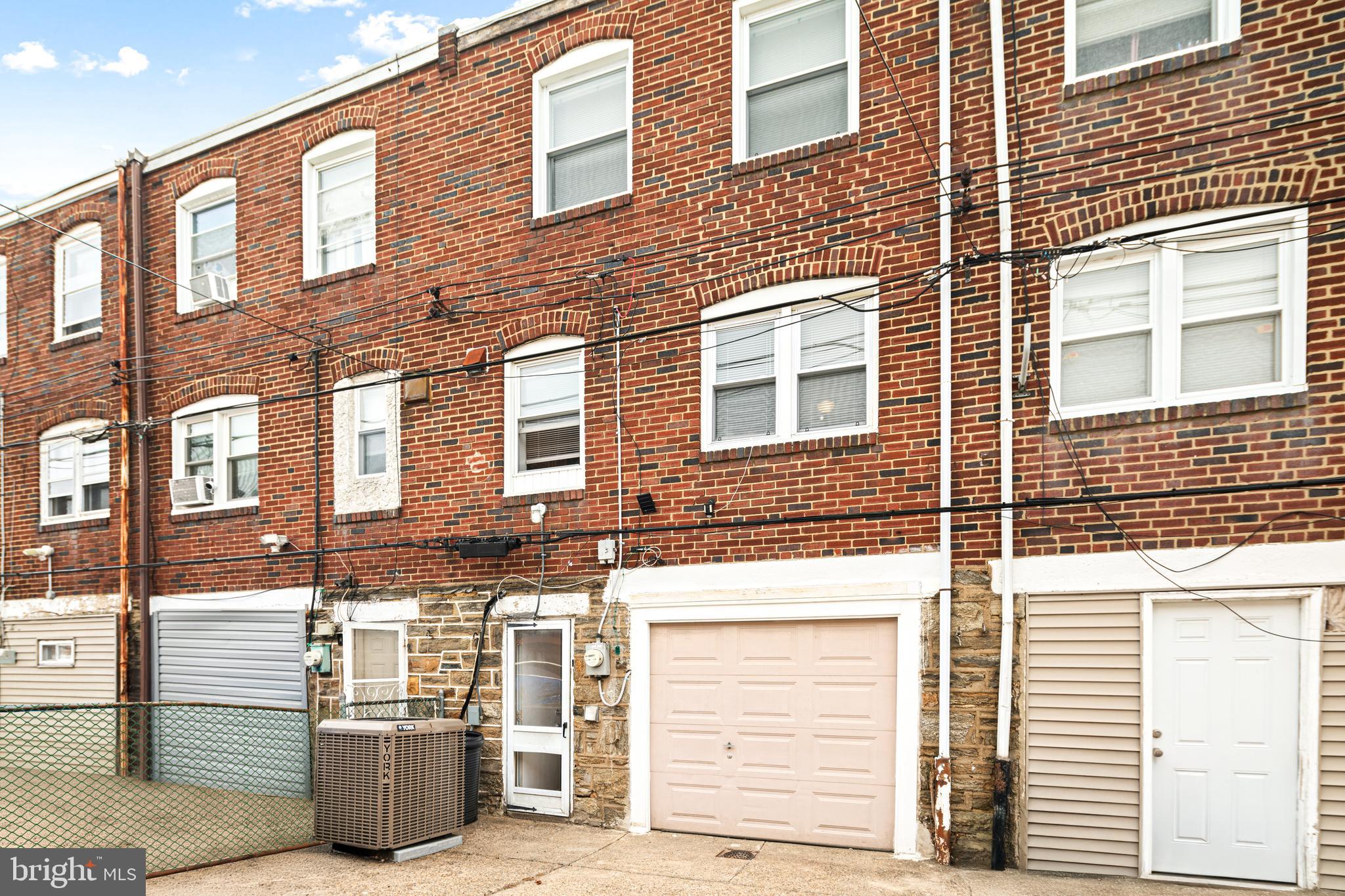 OXFORD CIRCLE - Residential