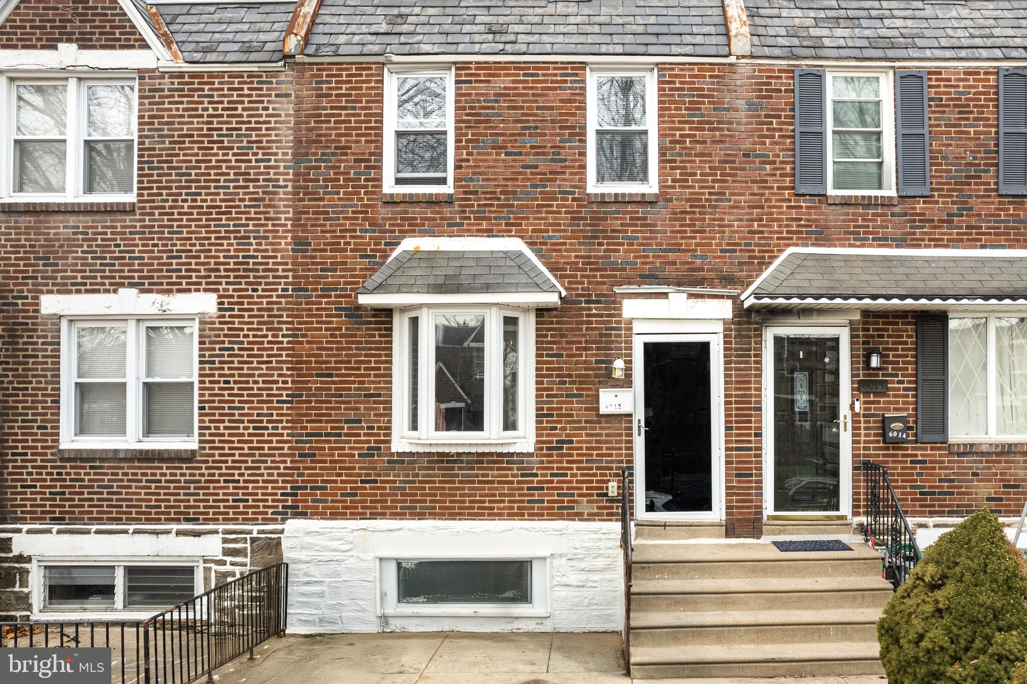 OXFORD CIRCLE - Residential