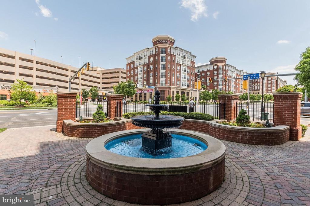 Photo of 2665 Prosperity Avenue #456, FAIRFAX, VA 22031 (MLS # VAFX2268430)