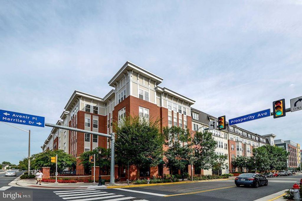 Photo of 2665 Prosperity Avenue #456, FAIRFAX, VA 22031 (MLS # VAFX2268430)