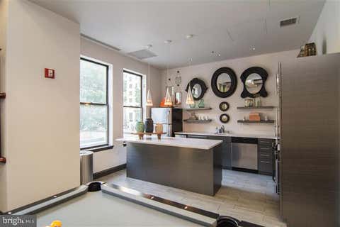 Condo For Rent - 7 N Calvert Street #2BR<br/> BALTIMORE, MD 21202