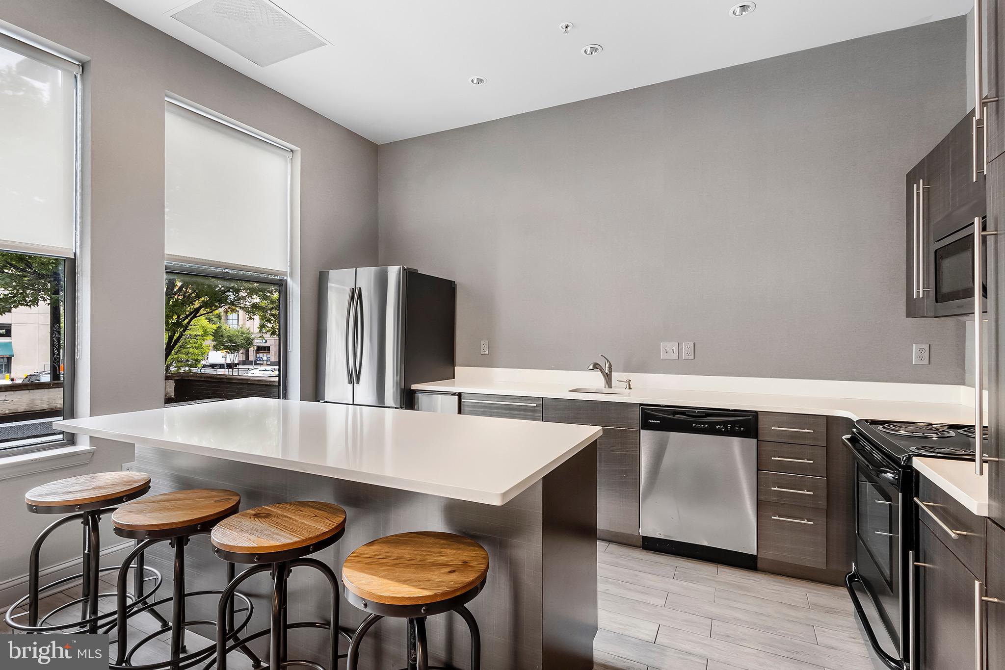 DOWNTOWN - Residential Lease