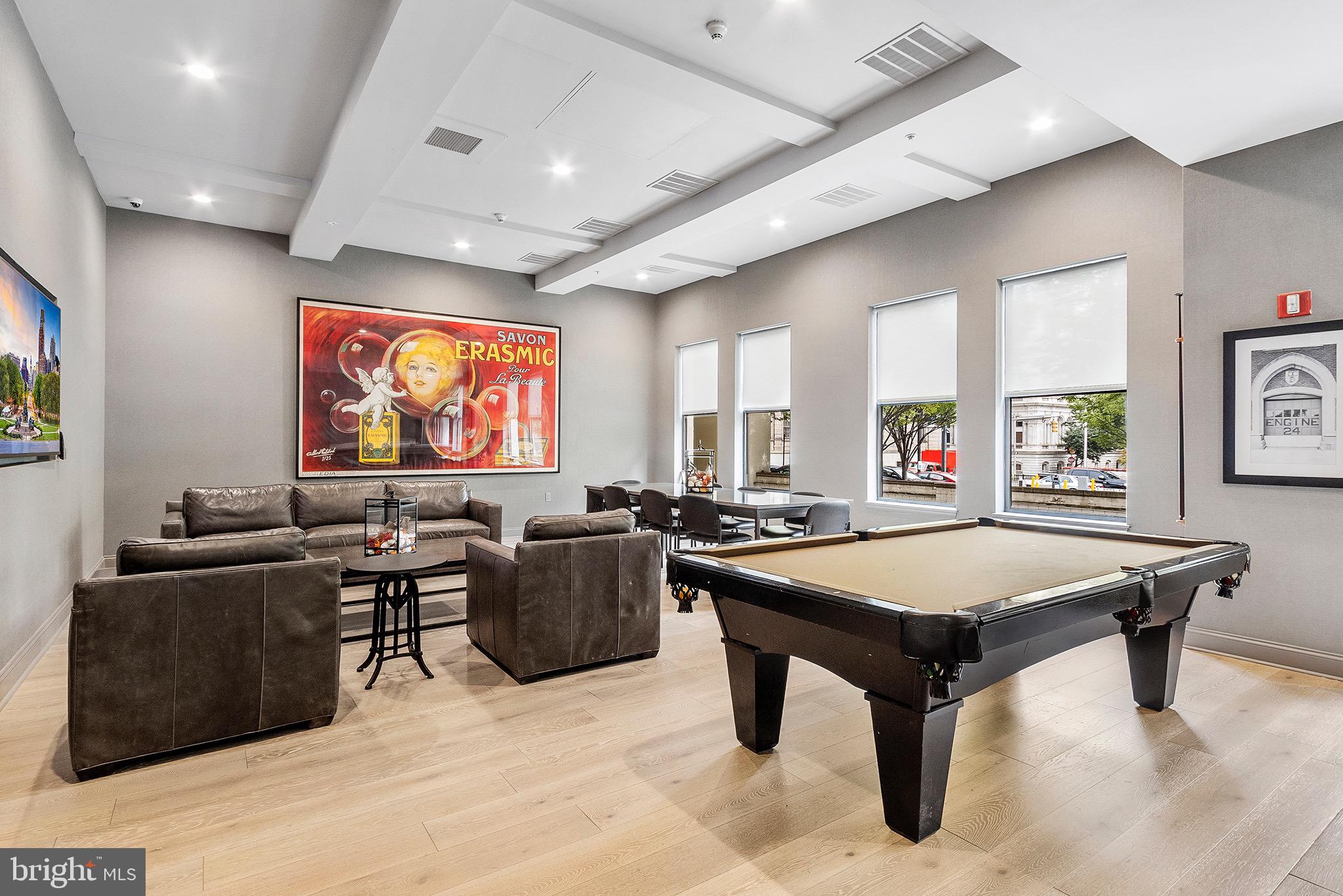 DOWNTOWN - Residential Lease