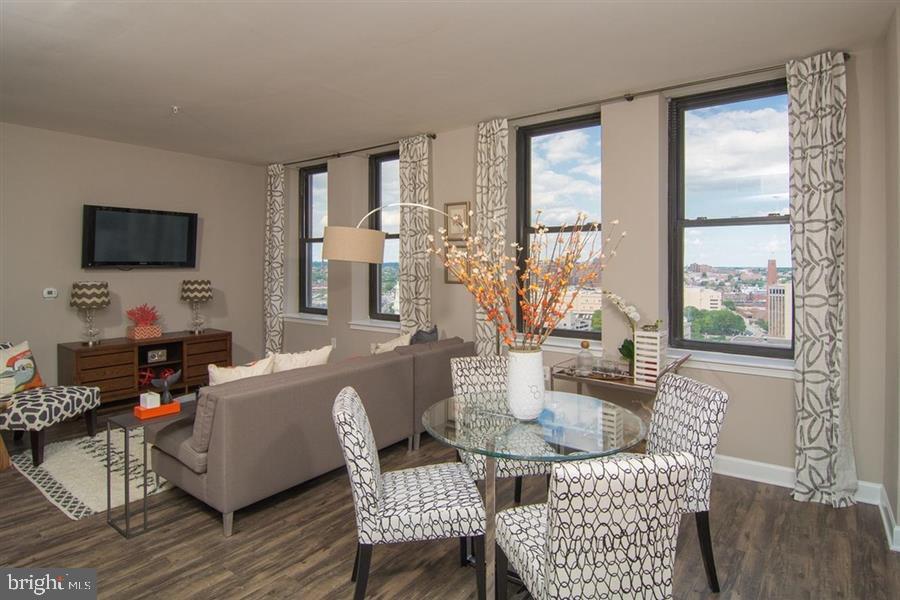 DOWNTOWN - Residential Lease