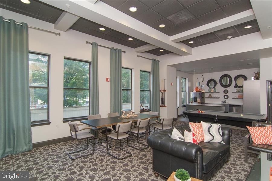 DOWNTOWN - Residential Lease