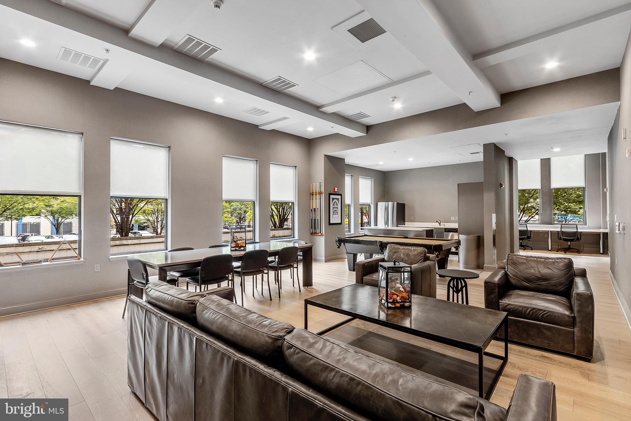 DOWNTOWN - Residential Lease
