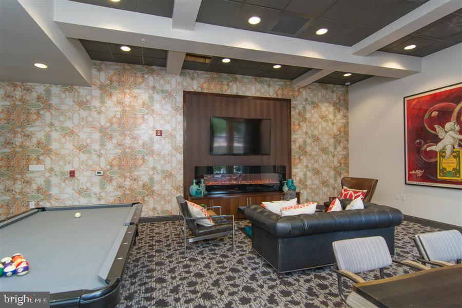 DOWNTOWN - Residential Lease