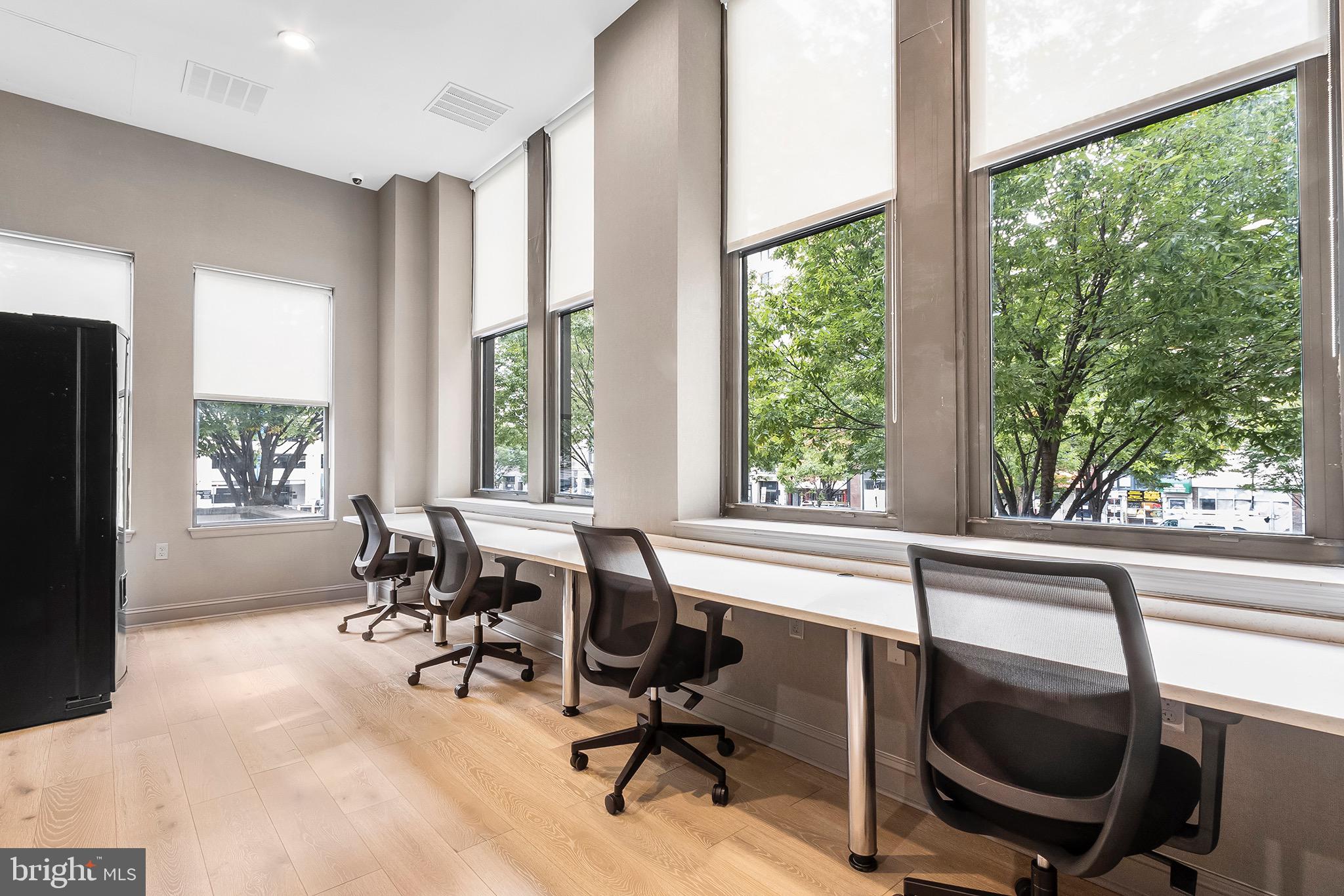 DOWNTOWN - Residential Lease