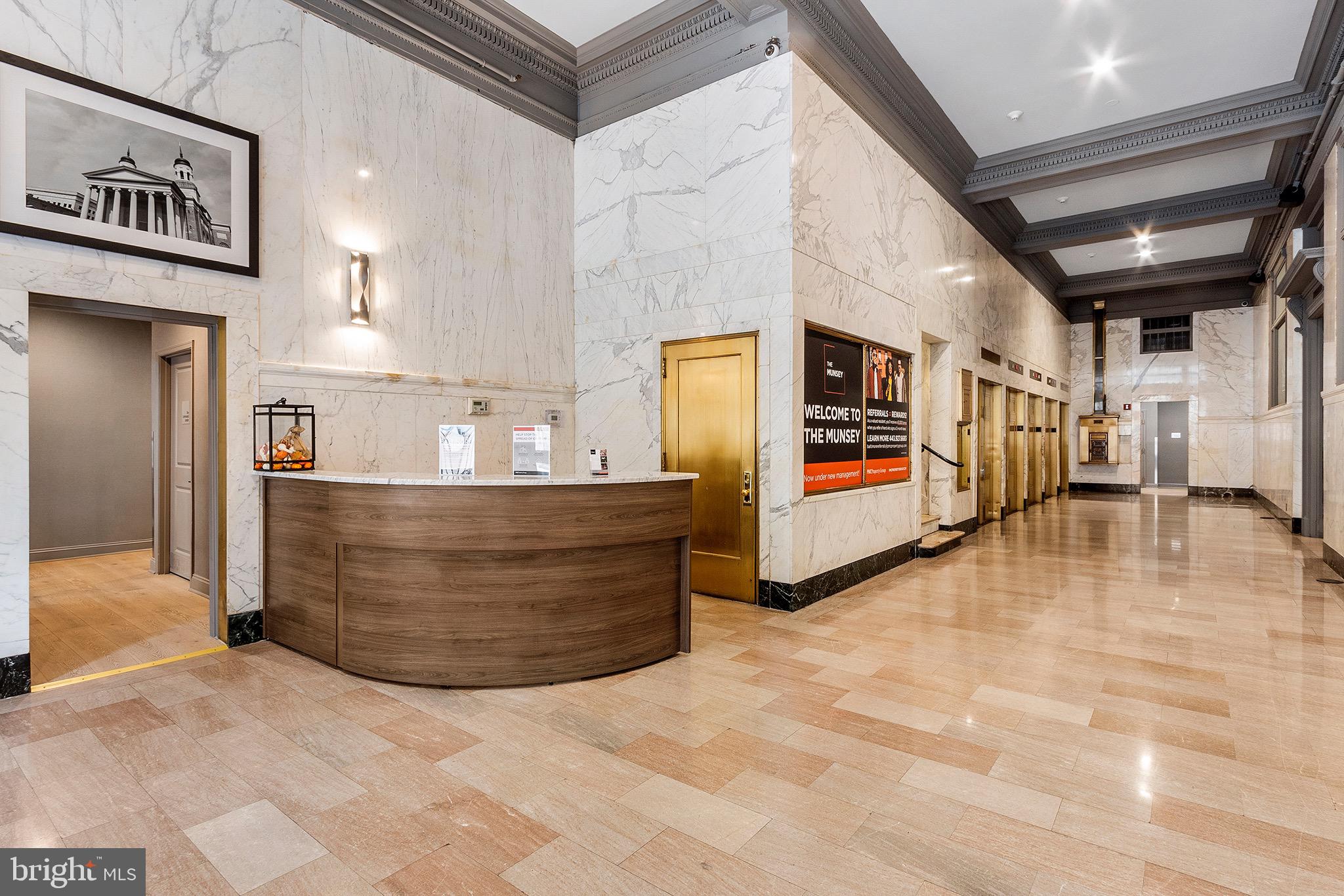 DOWNTOWN - Residential Lease