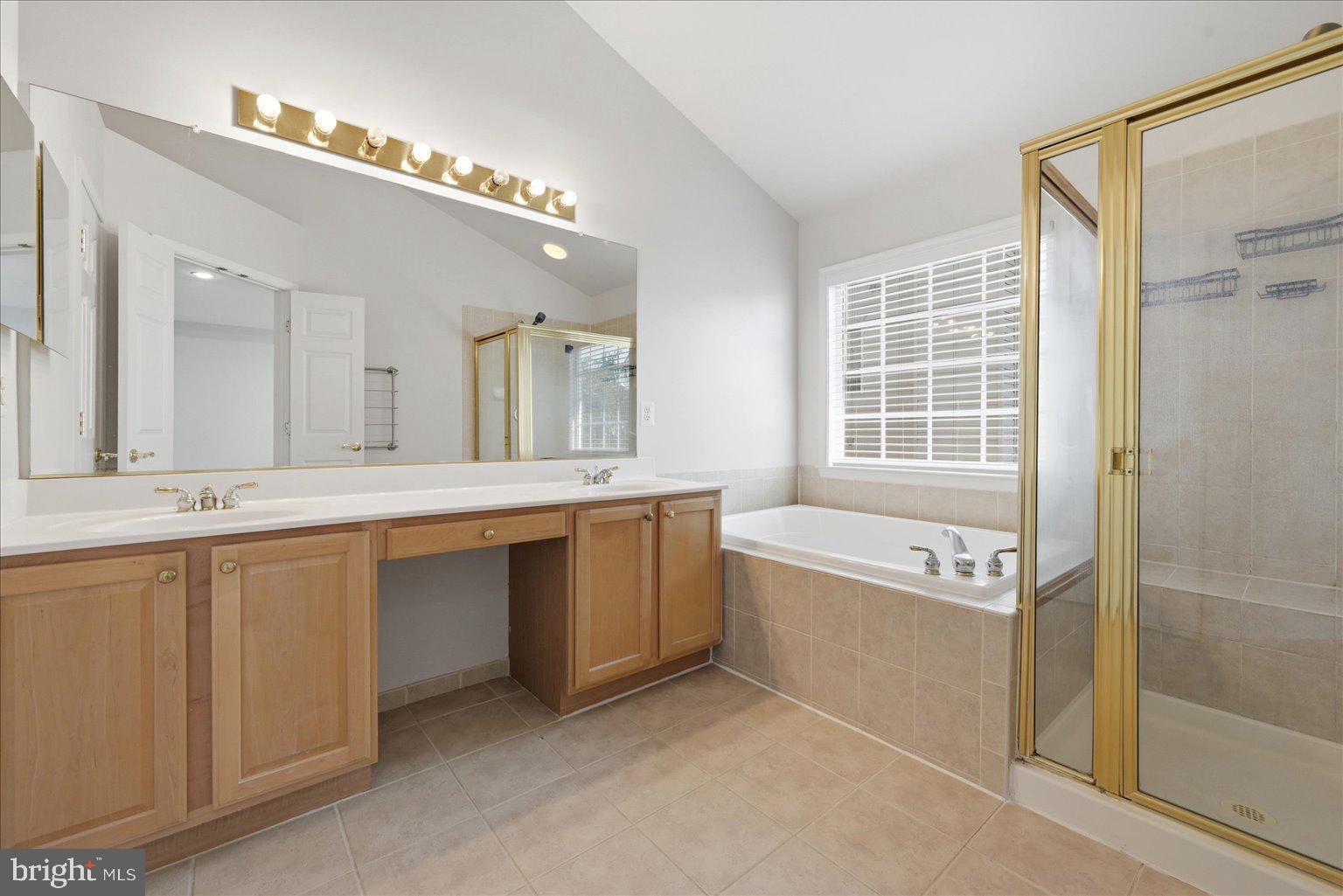 ASHBURN VILLAGE - Residential