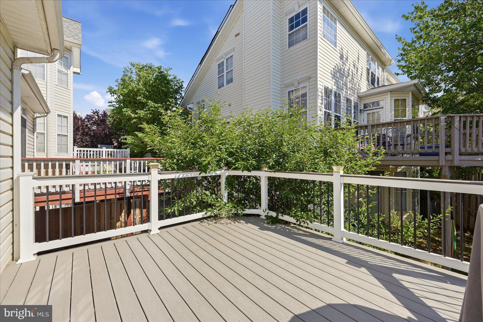 ASHBURN VILLAGE - Residential
