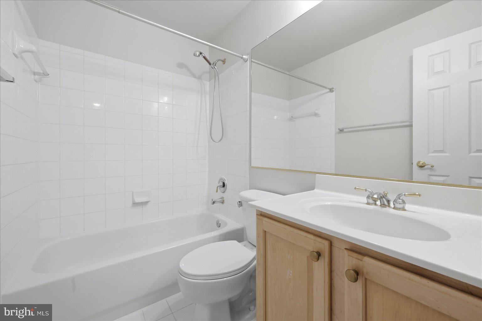 ASHBURN VILLAGE - Residential