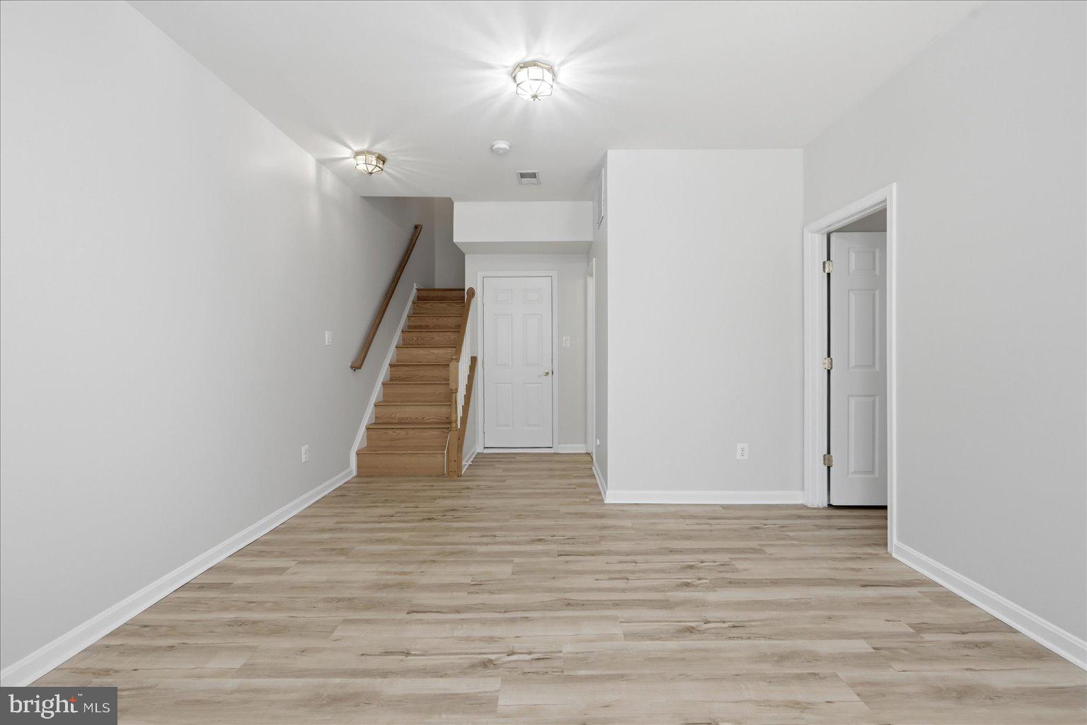 ASHBURN VILLAGE - Residential