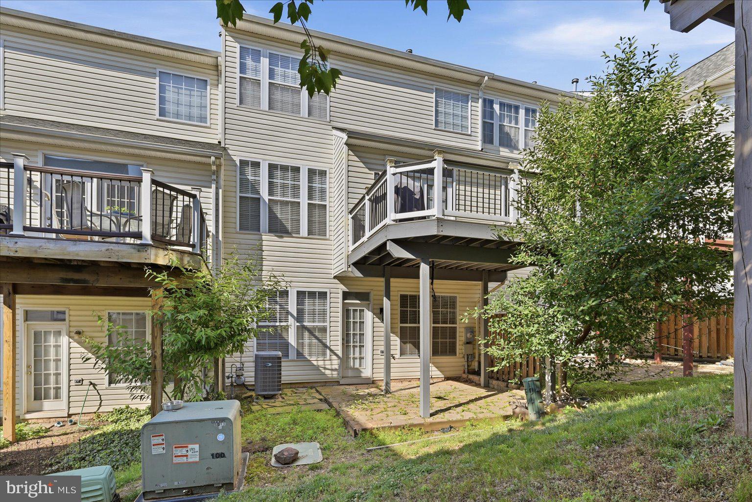 ASHBURN VILLAGE - Residential