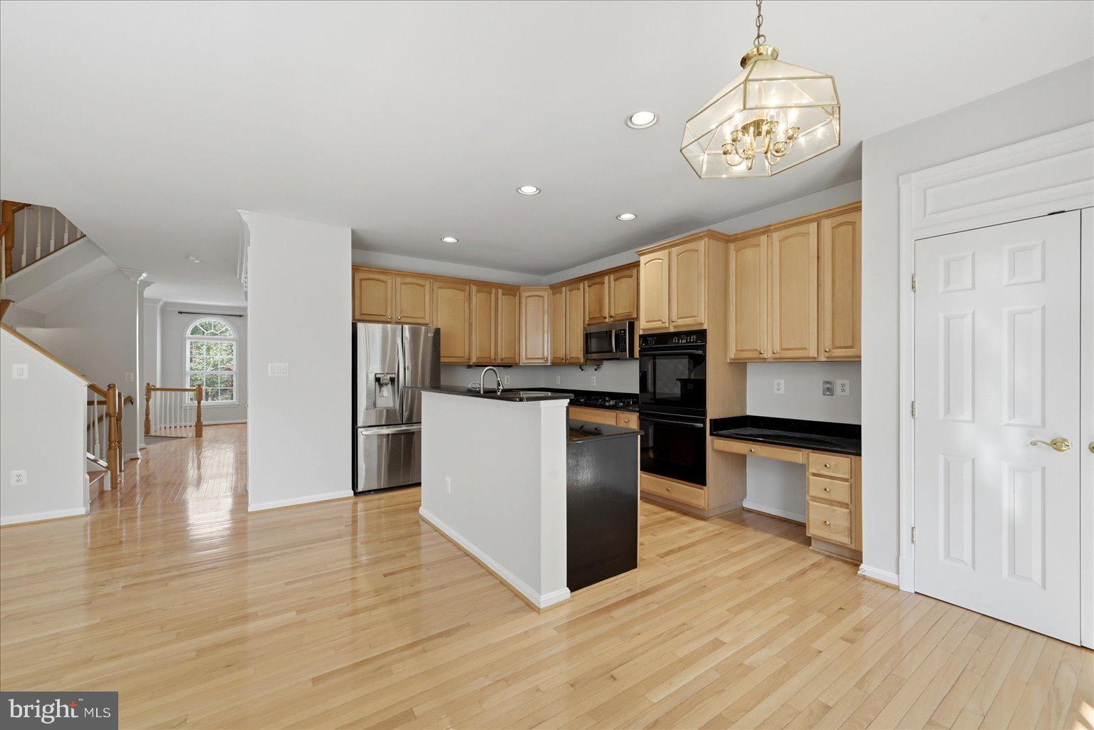 ASHBURN VILLAGE - Residential