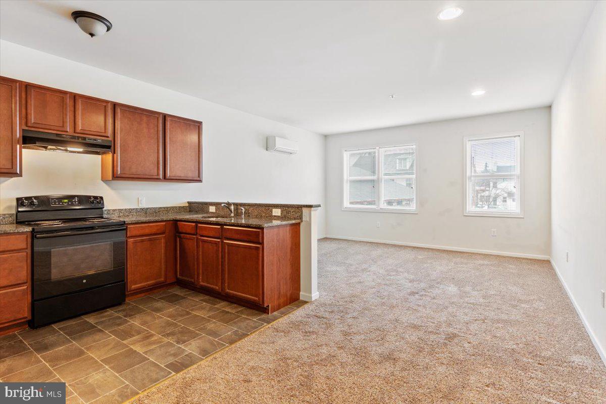 ***Fall Promotion: Ask about 1 Month FREE with a new one year lease! Bright & modern Studio 1 Bedroom 1 Bath apartment on Bridge Street and close to everything! Move right into this spacious home with parking available, ample storage and in-unit washer & dryer. A spacious kitchen with newer appliances, large living room, and dining area offer lots of flexibility. The large bedroom has loads of storage and closet space! It is ready for you to move in and enjoy all downtown Phoenixville has to offer. Meet friends for lunch and a beer at the Foodery, just across the street or at nearby Tai Me Up or at Molly Maguires, Rivertown Taps, Steel City Coffeehouse & Brewery, Sedona Taphouse or Bluebird Distilling. Phoenixville has outdoor festivals year-round offering almost endless entertainment possibilities. Go for a run on the Schuylkill River Trail or ride your bike to Valley Forge or Conshohocken! Or catch the 99 bus or 139 to the Norristown Transportation Center for connections throughout the region or to Philly, just two blocks away. All occupants to complete application. No smoking or pets. Tenant pays electric, and internet (Comcast).