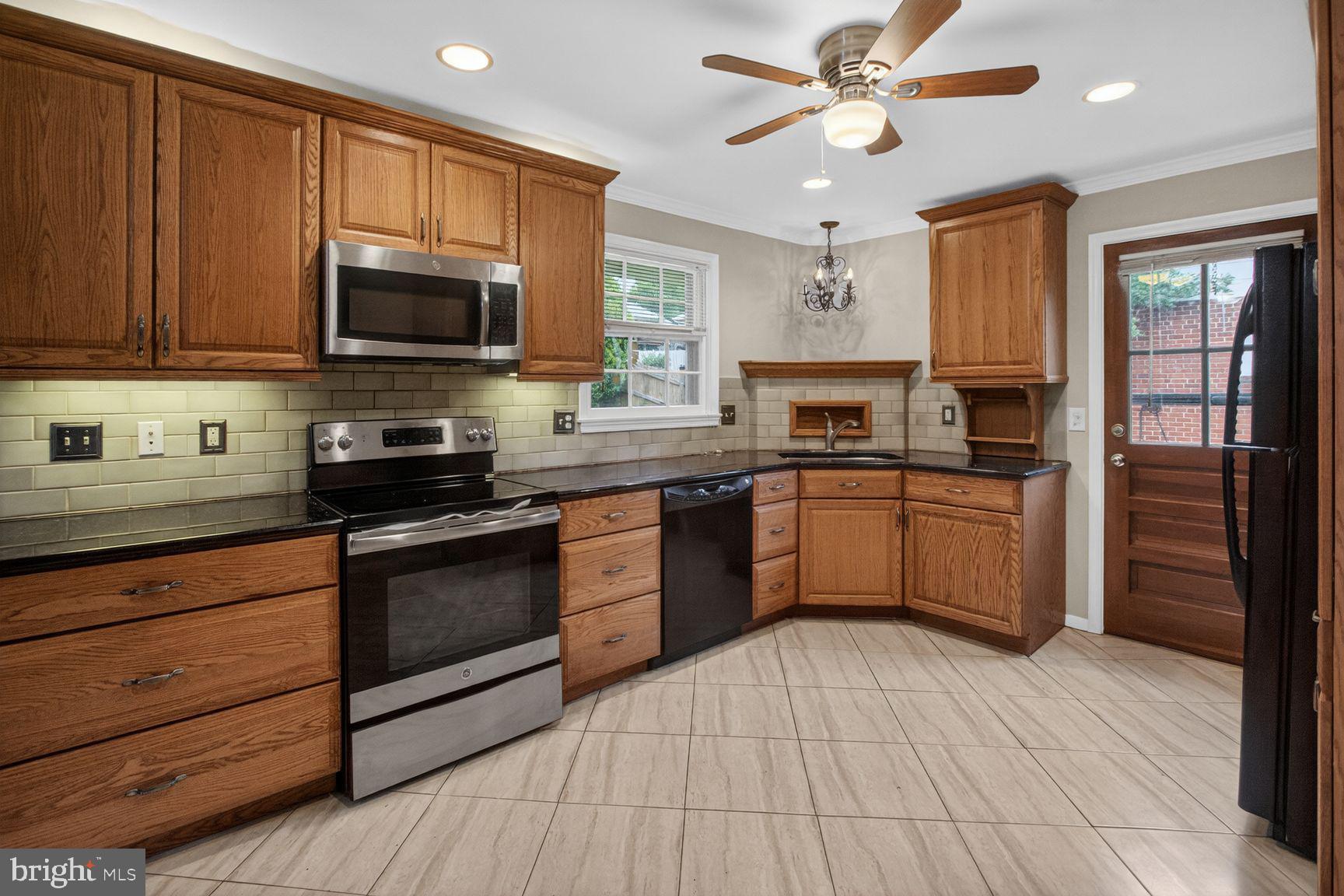 CALVERTON - Residential