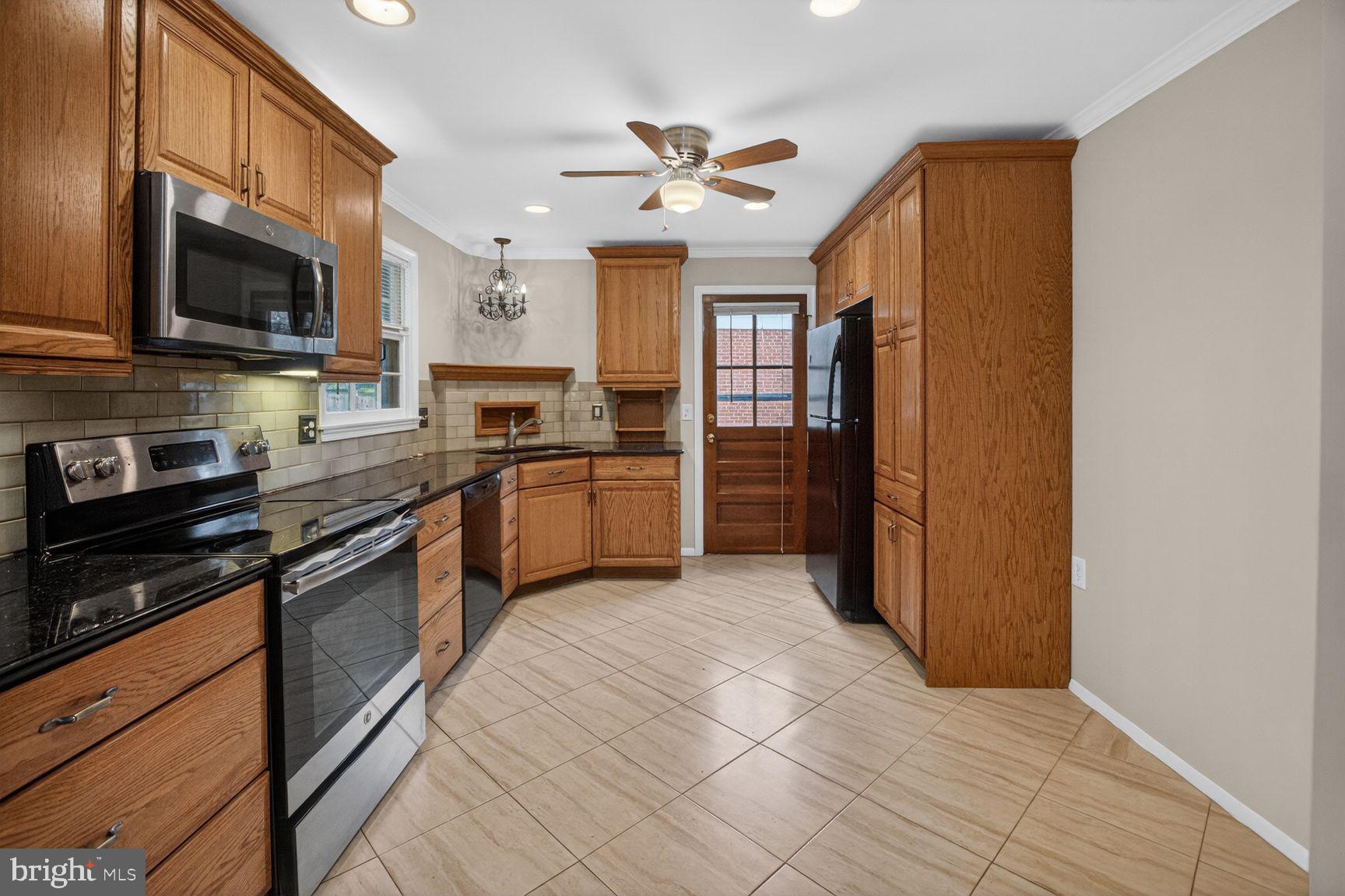 CALVERTON - Residential