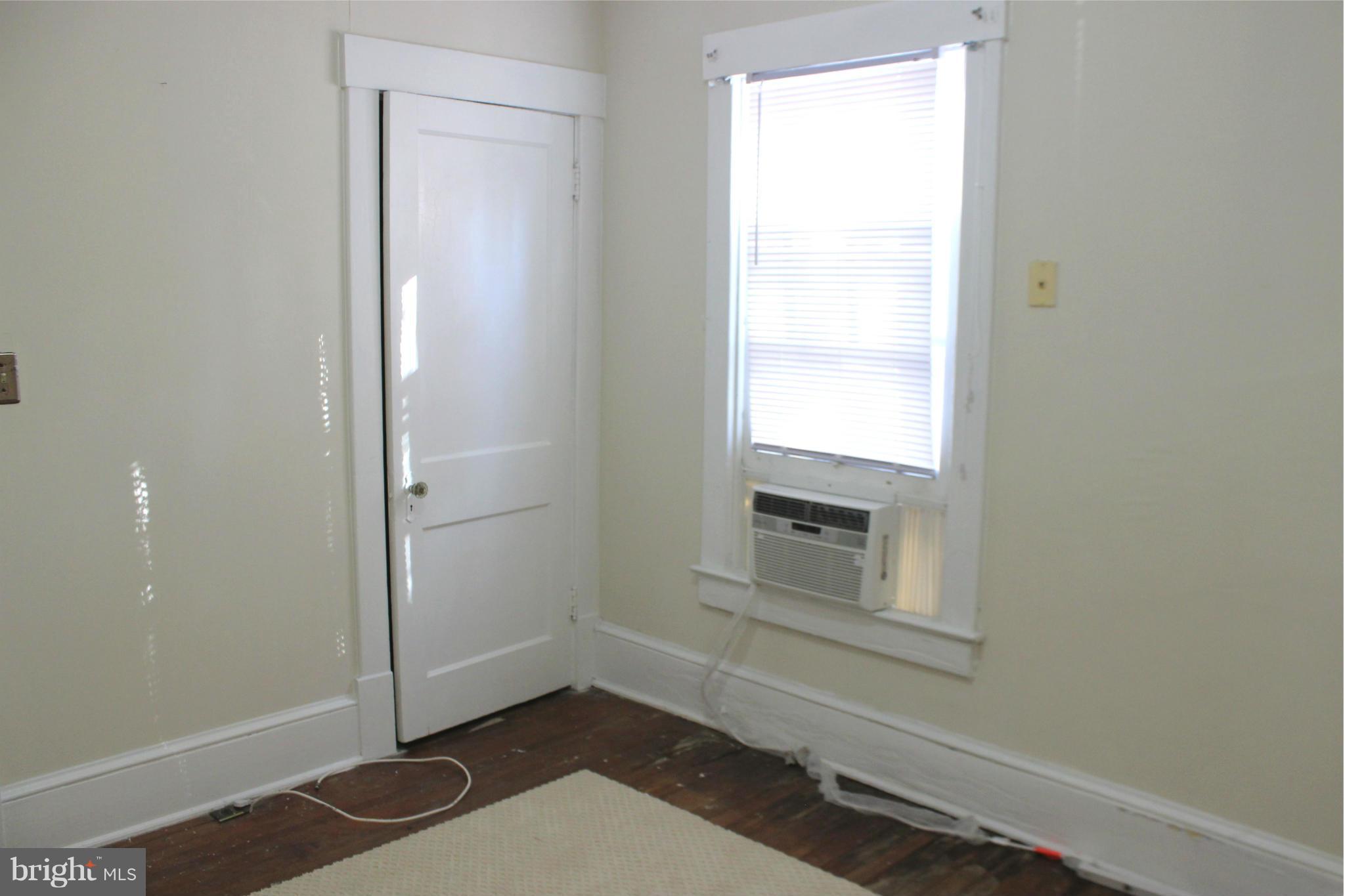 LYON PARK - Residential Lease