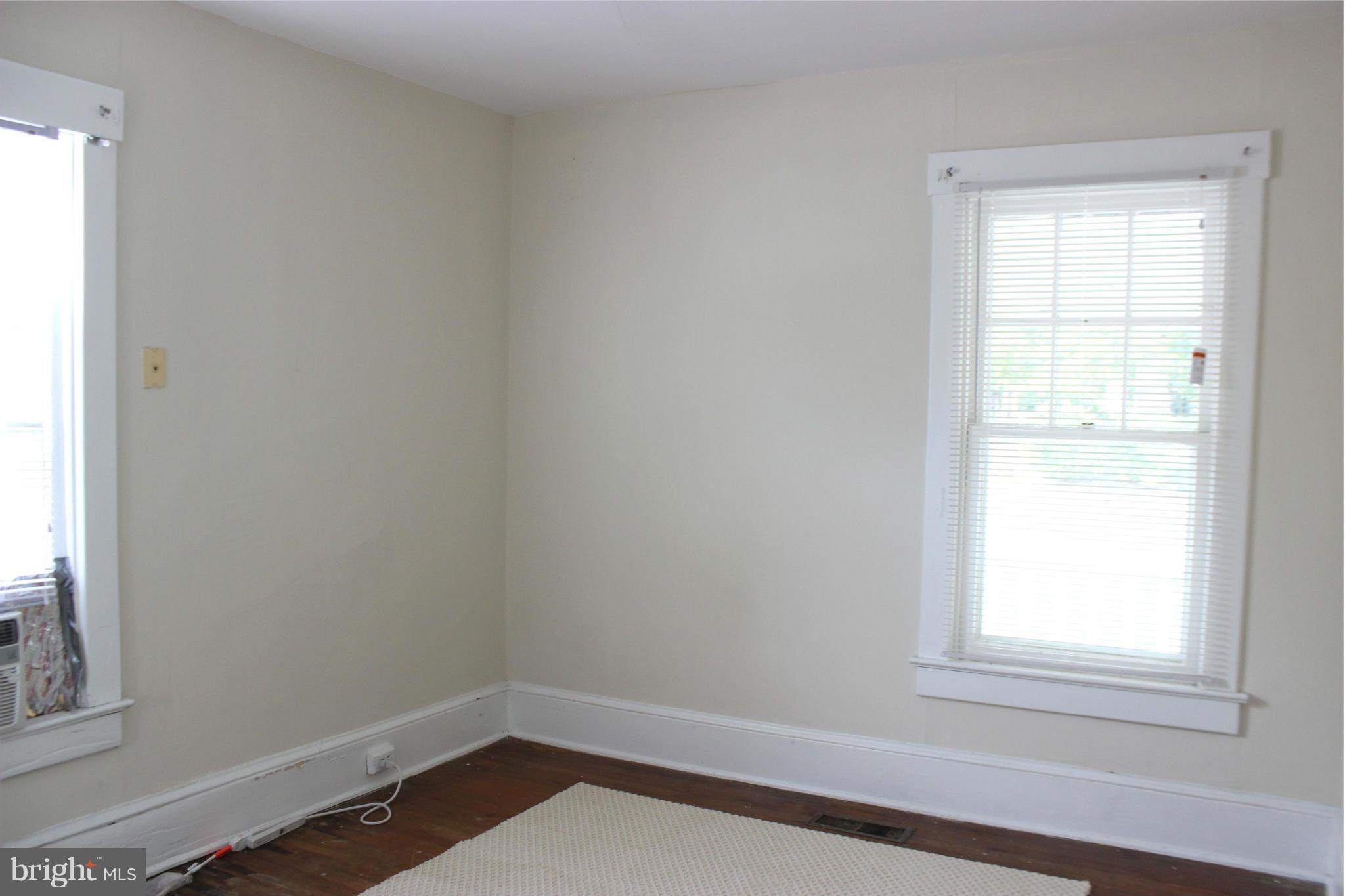 LYON PARK - Residential Lease