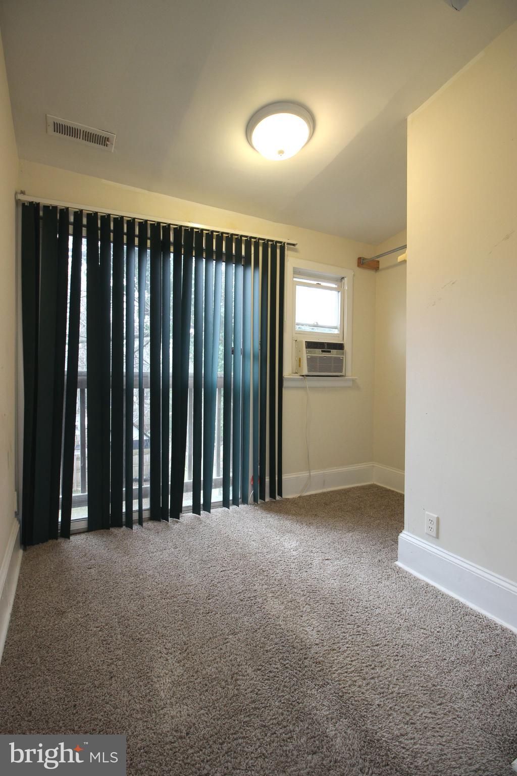 LYON PARK - Residential Lease