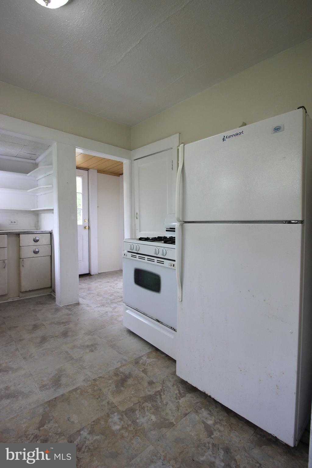 LYON PARK - Residential Lease