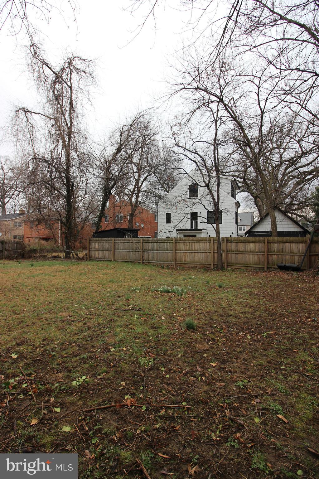 LYON PARK - Residential Lease