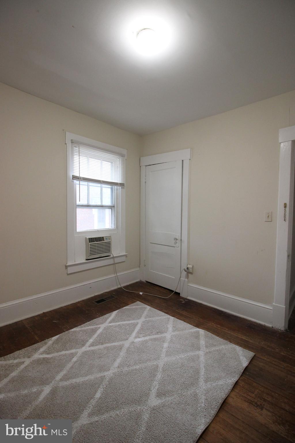 LYON PARK - Residential Lease