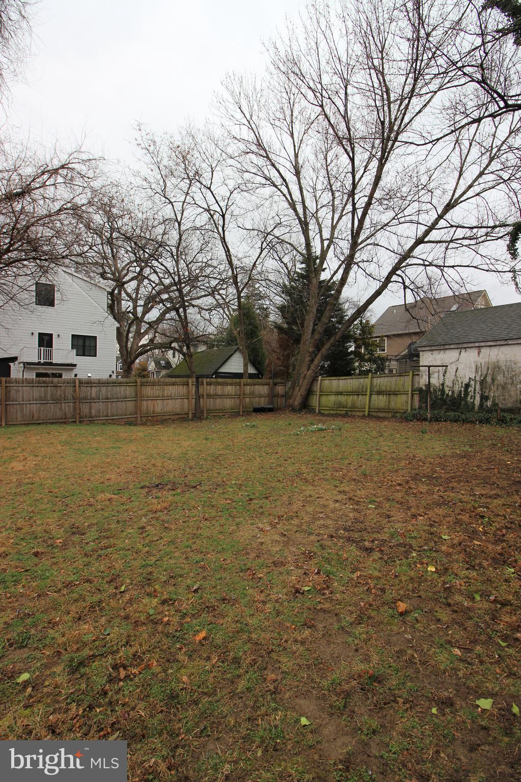 LYON PARK - Residential Lease