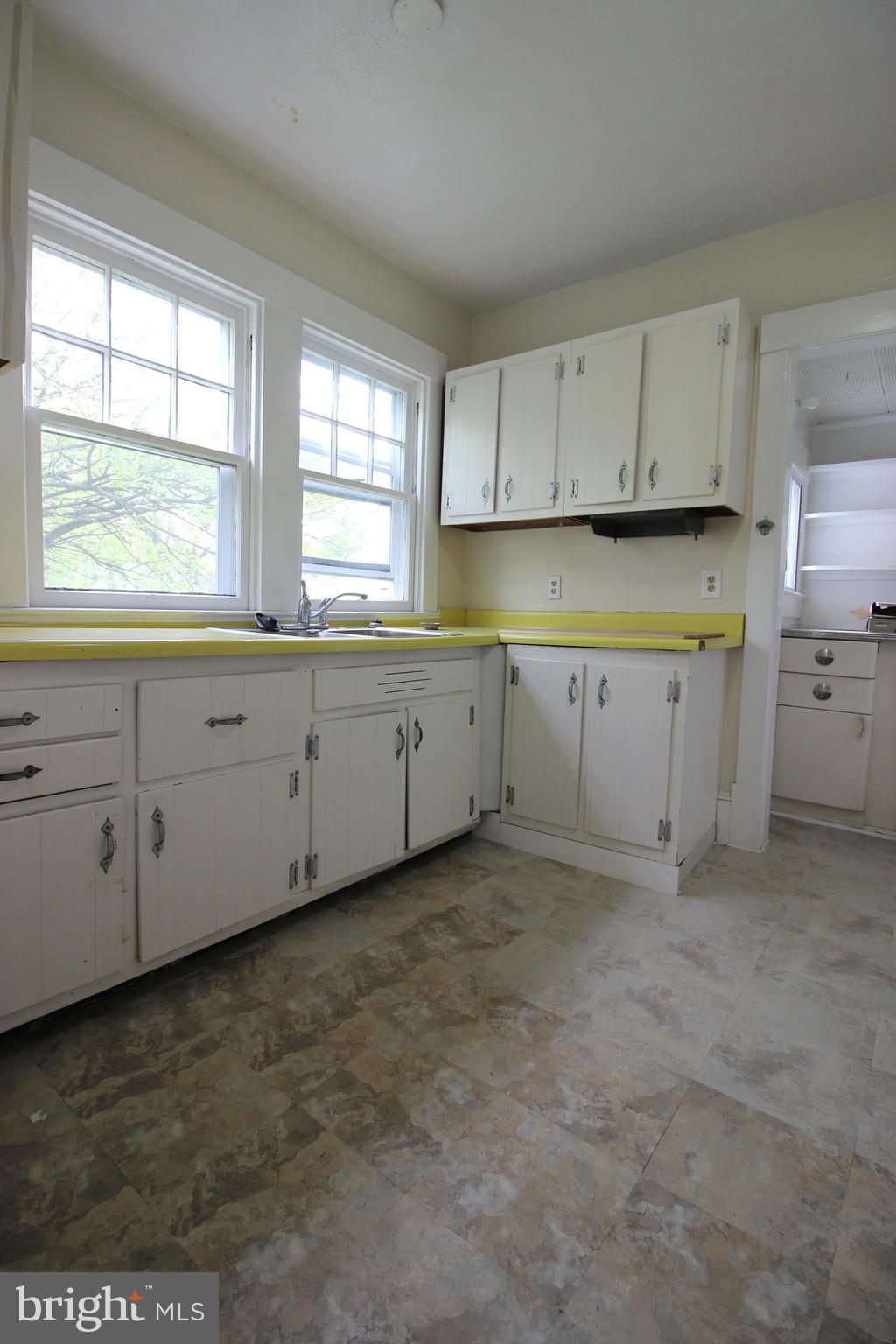 LYON PARK - Residential Lease