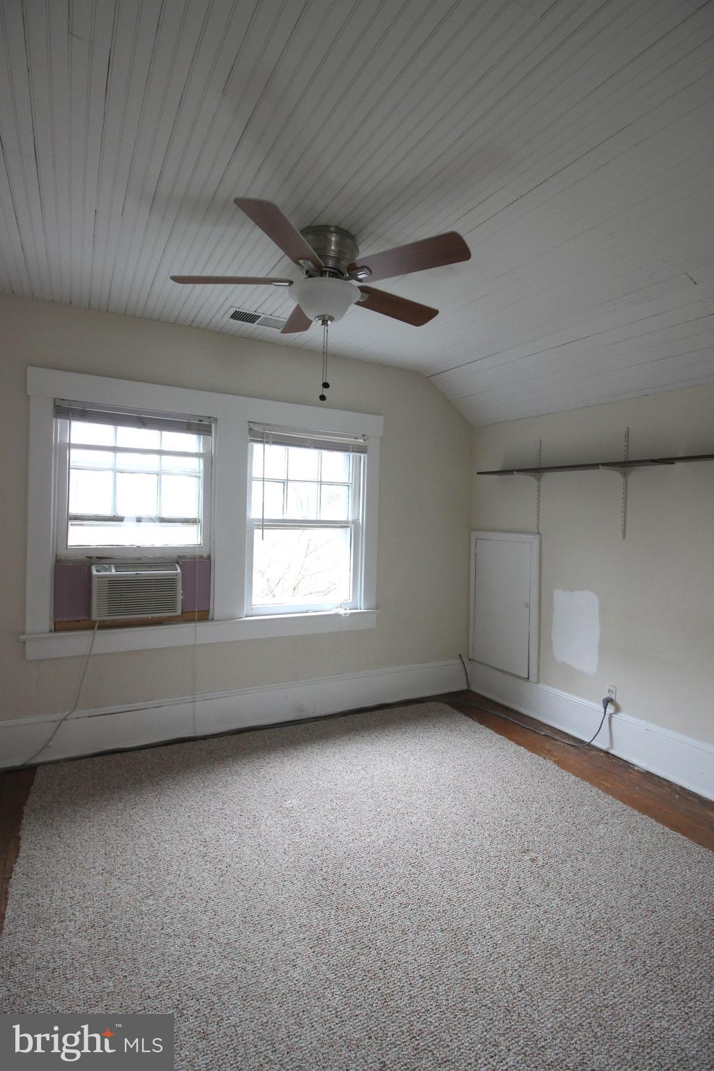 LYON PARK - Residential Lease