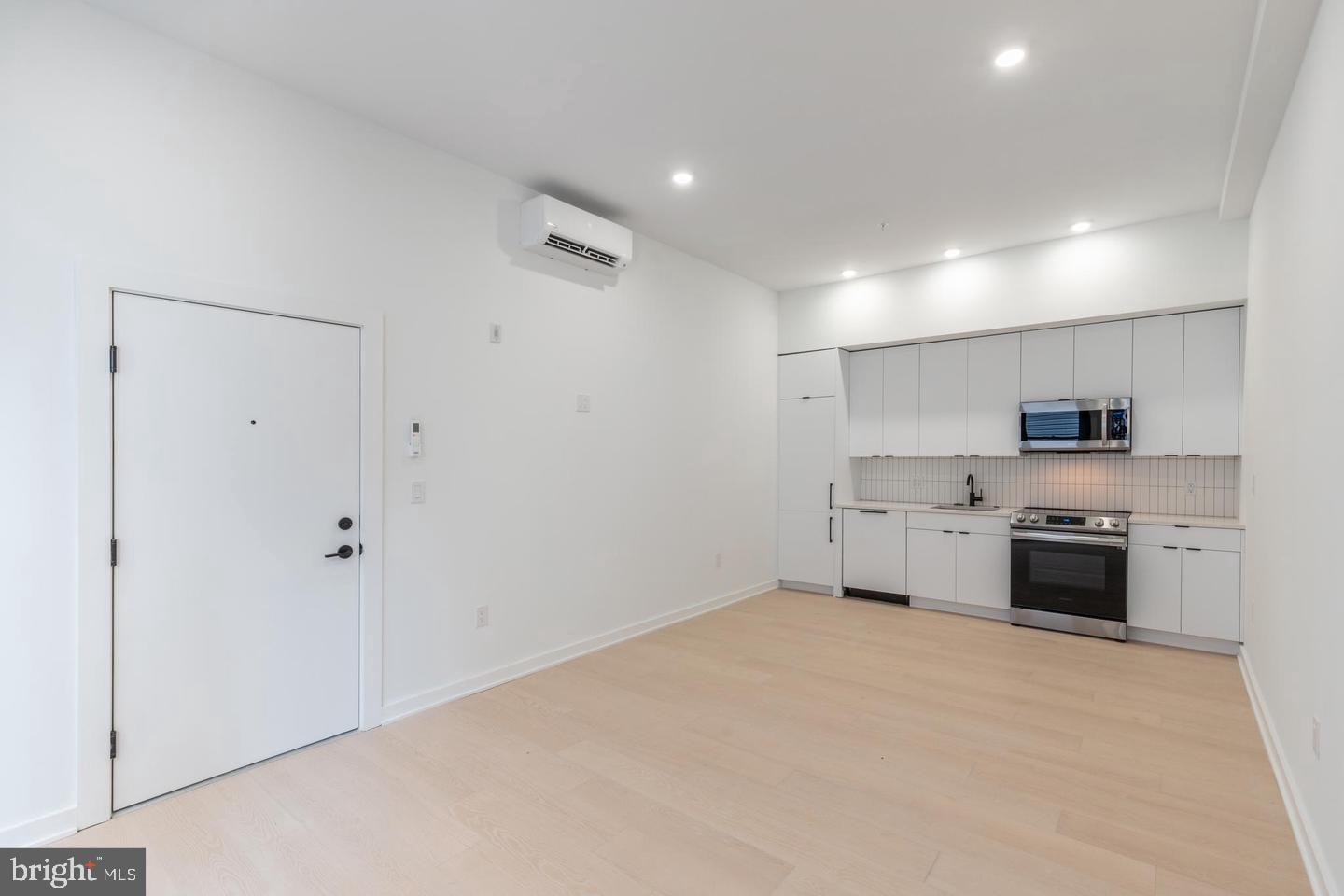 2414 FRANKFORD AVENUE 2R