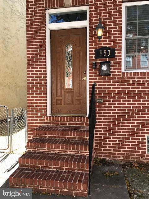 853 W LOMBARD STREET