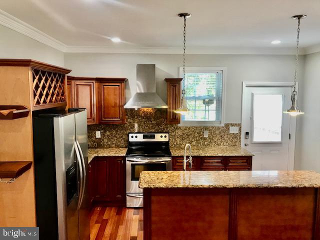 853 W LOMBARD STREET