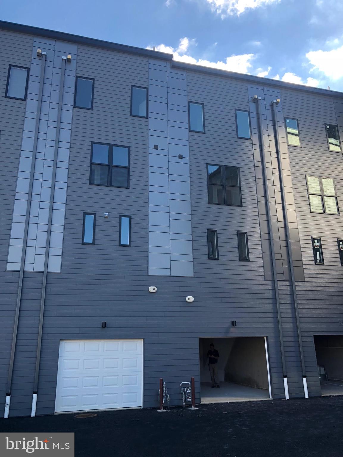 ROXBOROUGH - Residential Lease