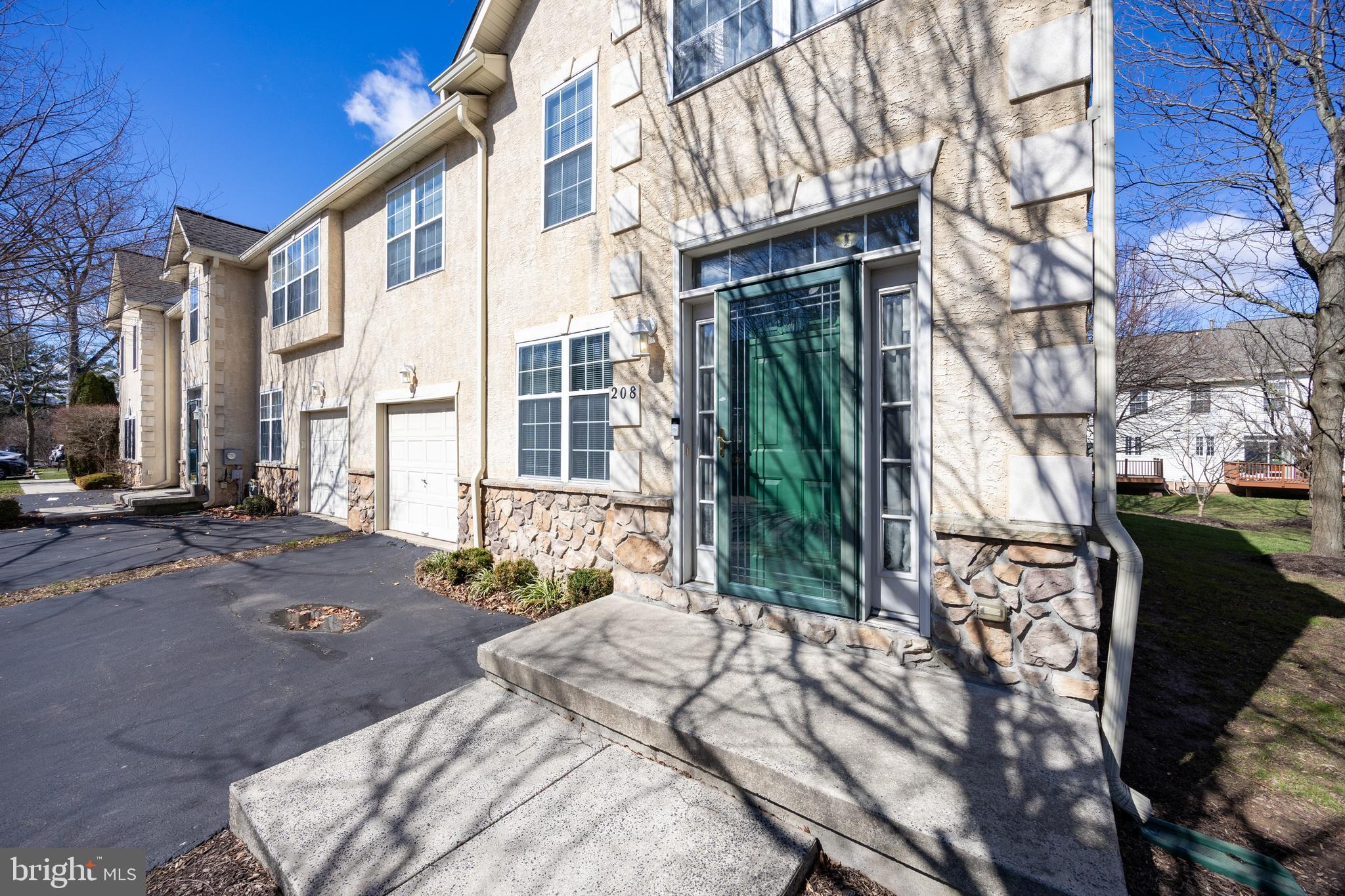 HAMPTON GREEN - Residential