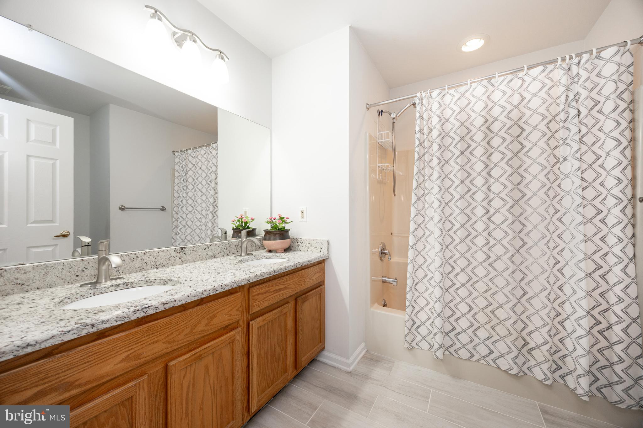 HAMPTON GREEN - Residential