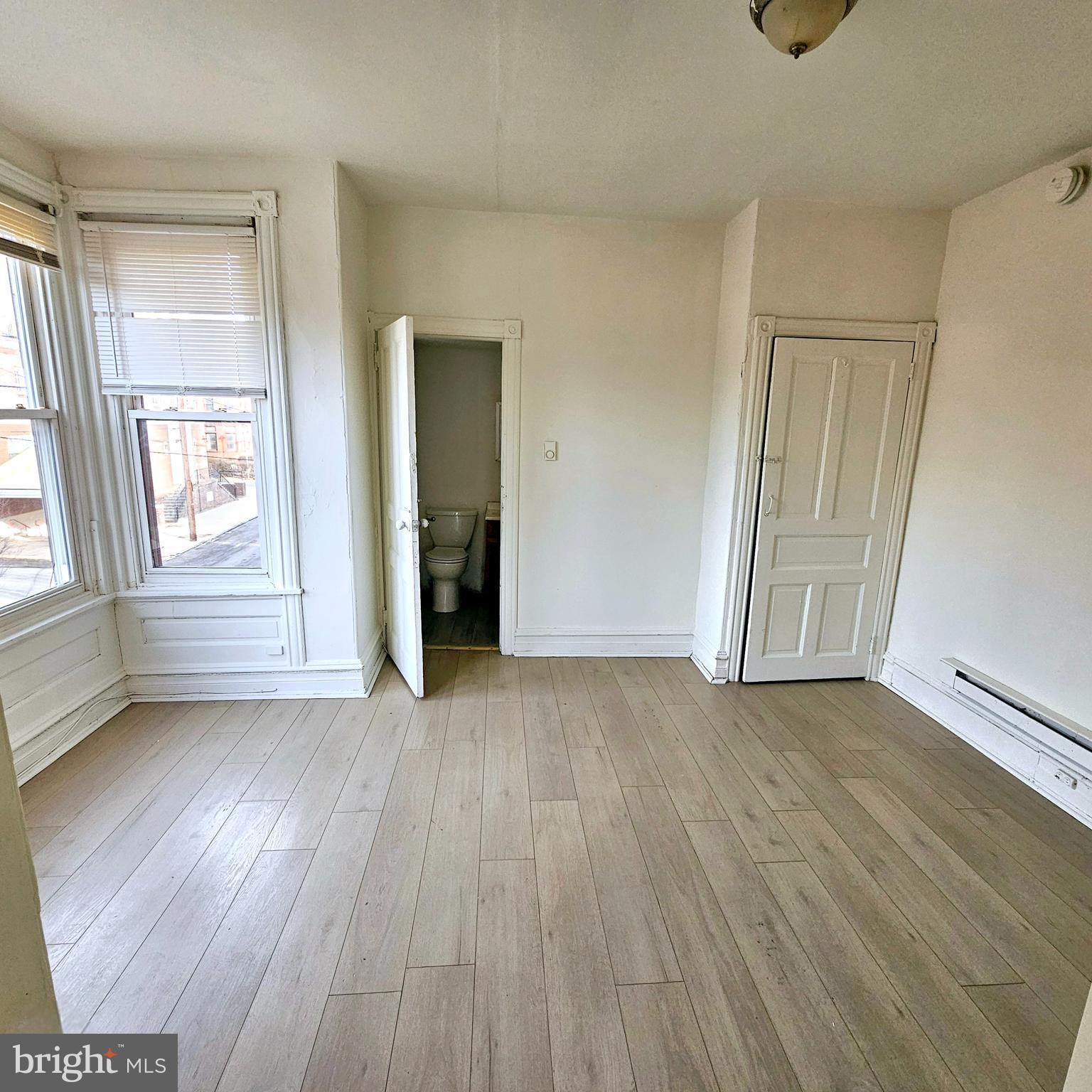 BELMONT - Commercial Sale