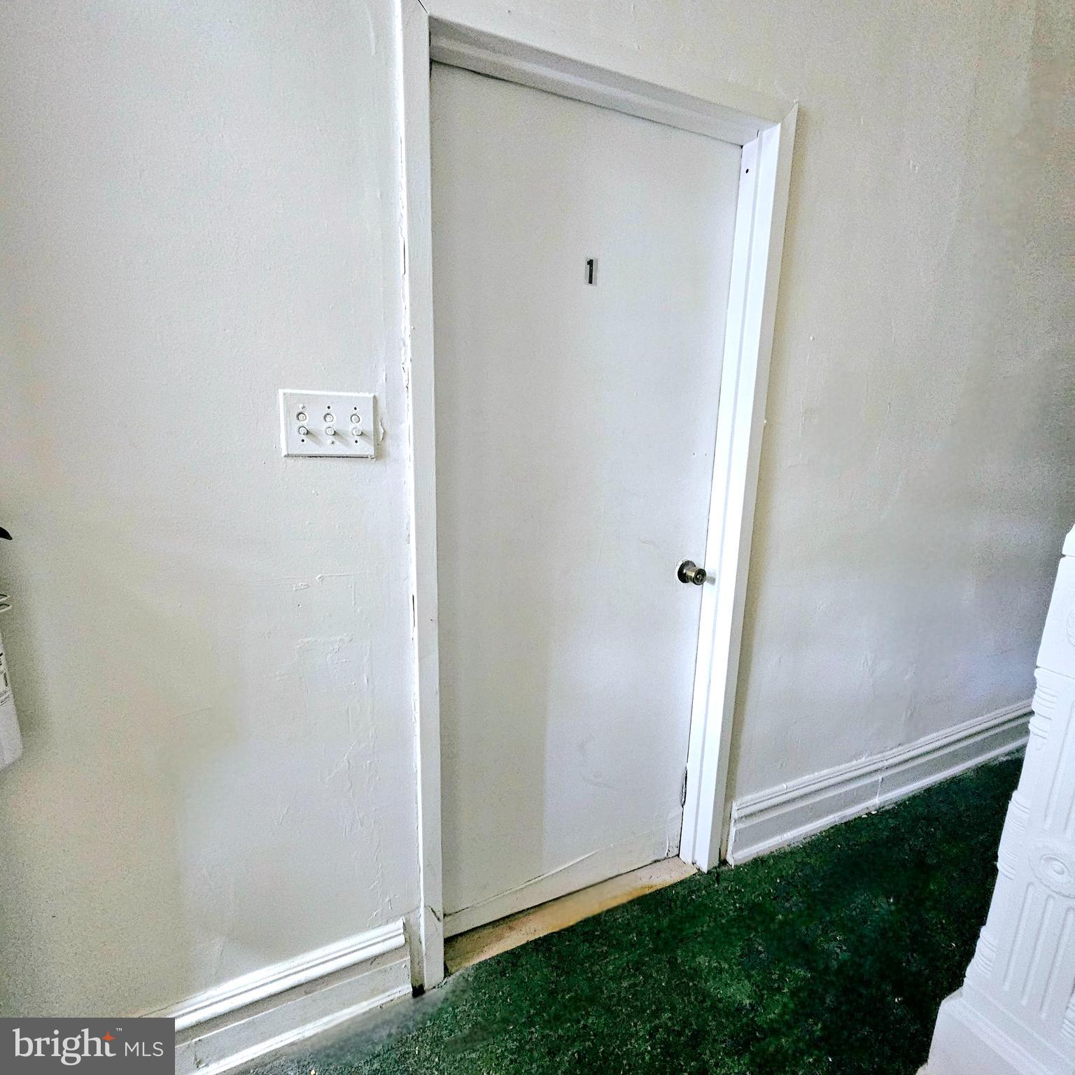 BELMONT - Commercial Sale
