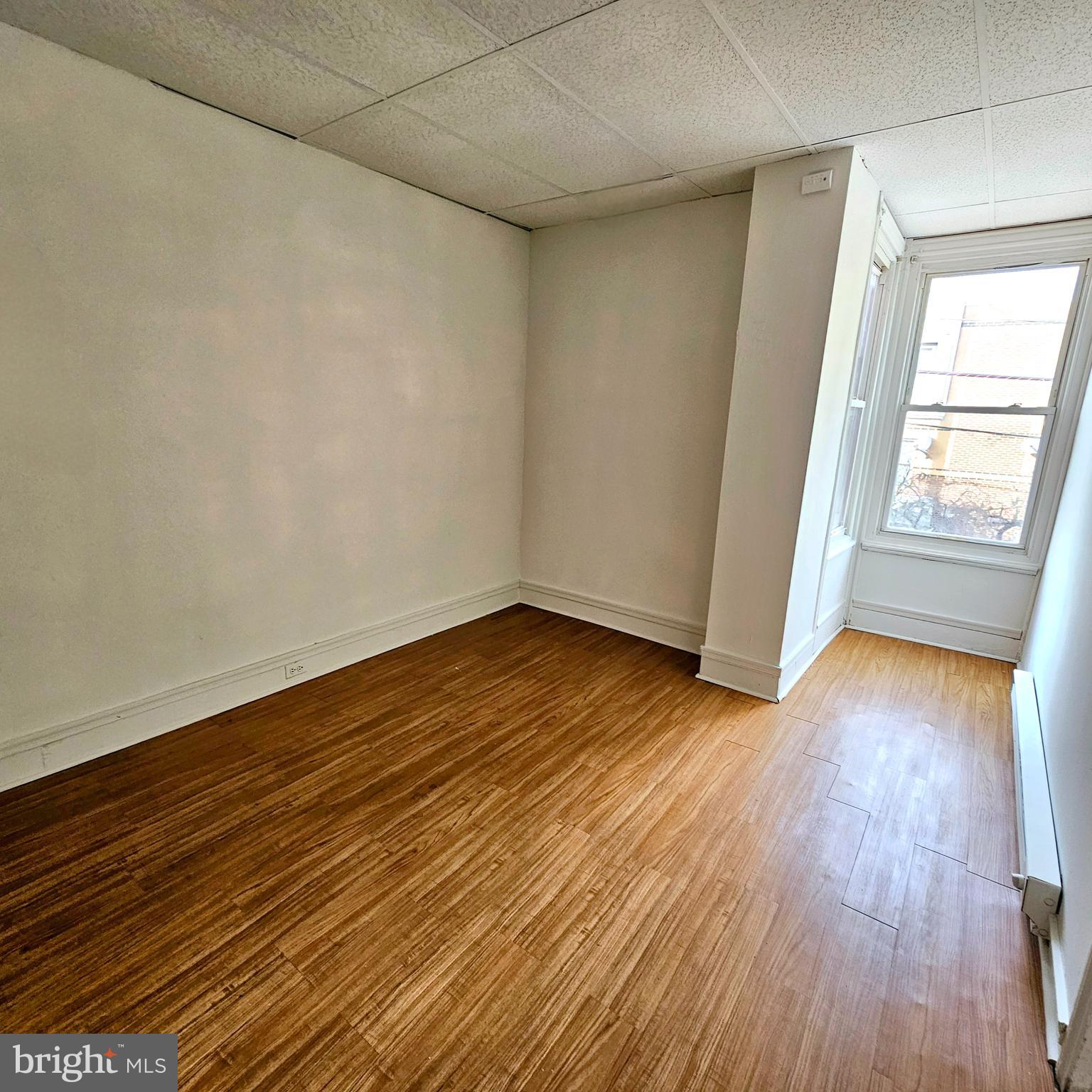 BELMONT - Commercial Sale