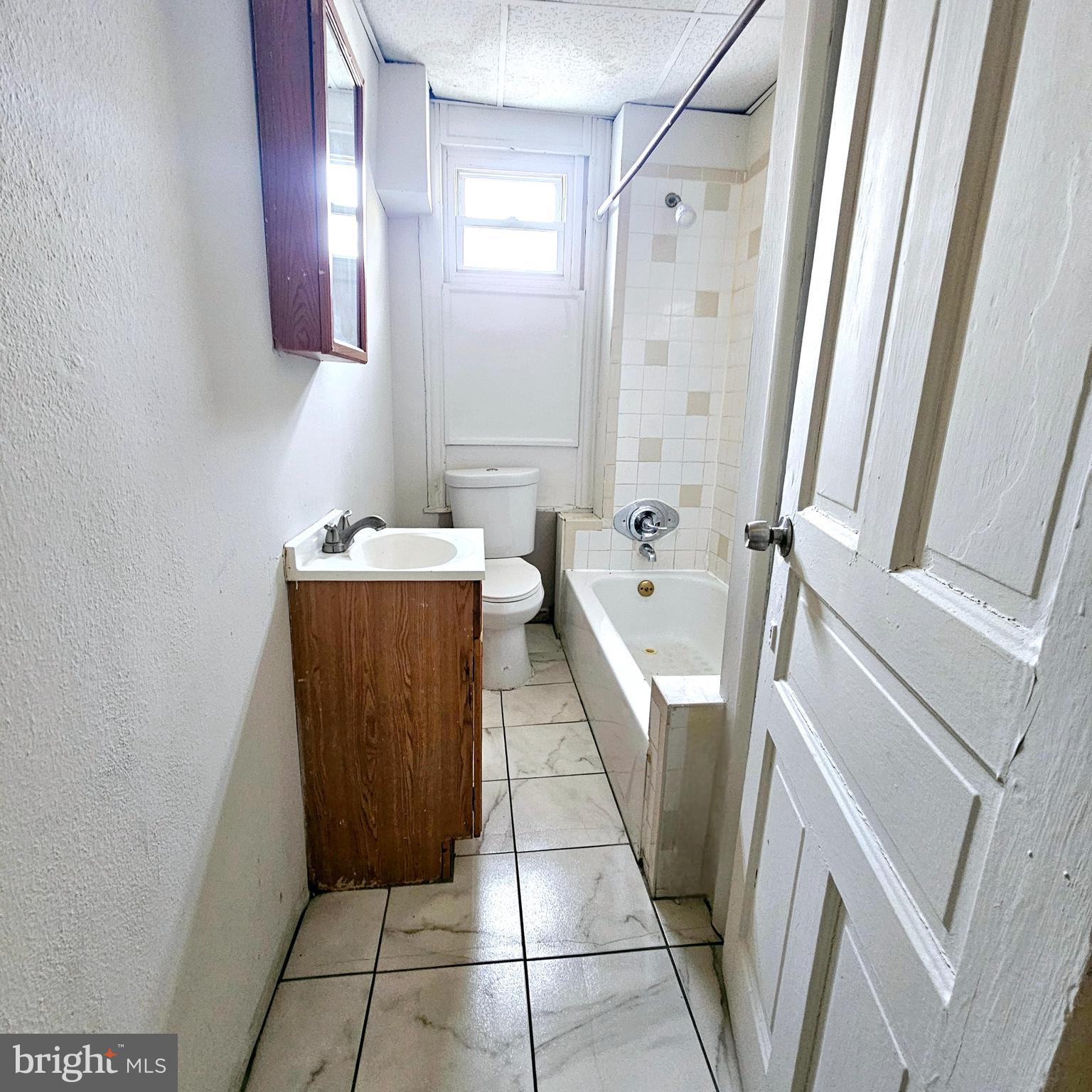 BELMONT - Commercial Sale