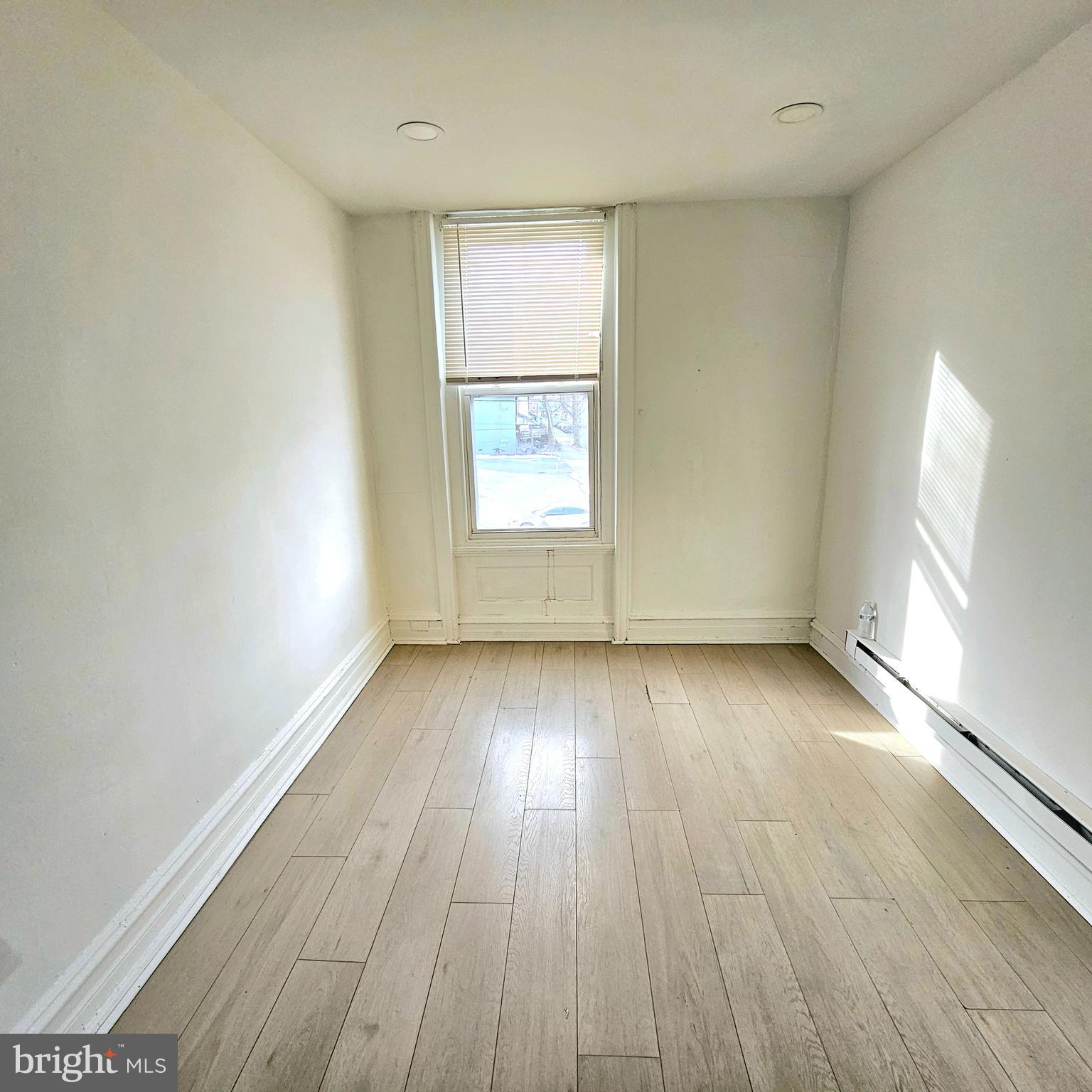 BELMONT - Commercial Sale